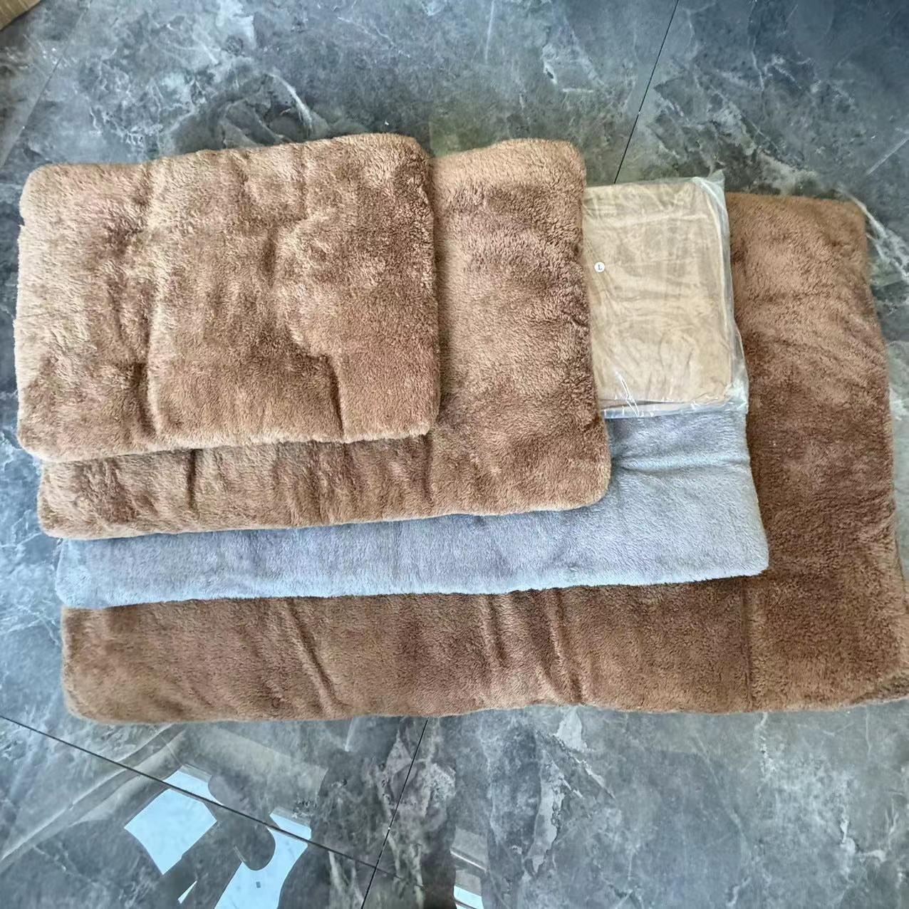 Self-Heating Thick Pet Blanket