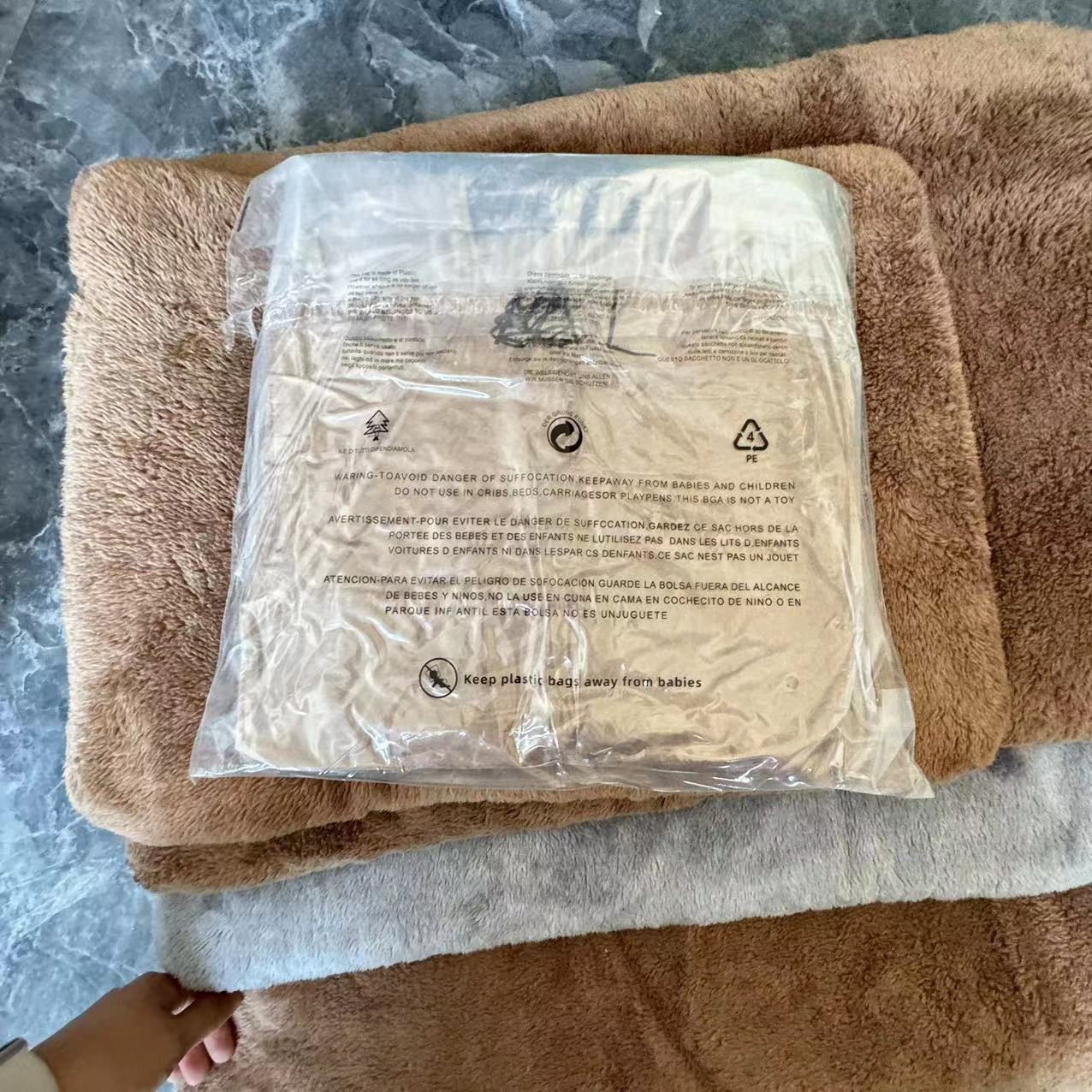 Self-Heating Thick Pet Blanket